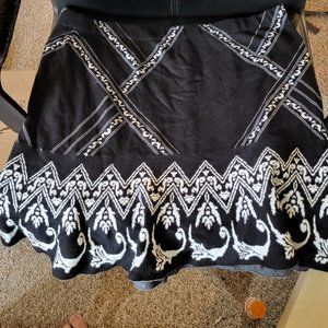 Cece- Black and White Patterned Festive Warm Winter Soft Skirt- XL